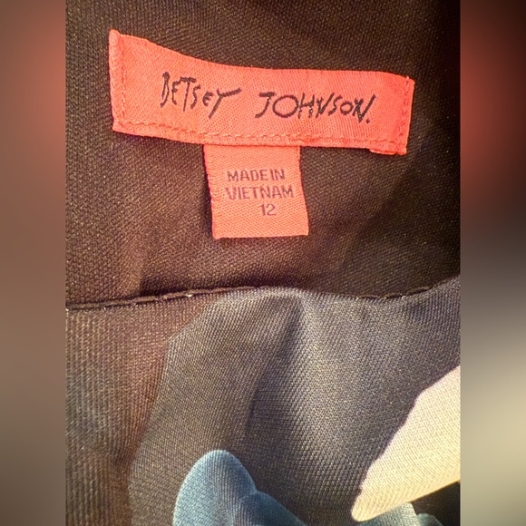 Betsy Johnson. Black Magnolia Sheath Dress. Size 12. - Picture 2 of 9